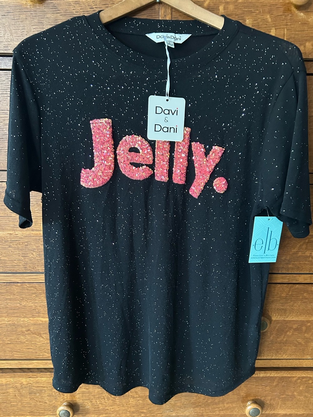 NWT-DAVI & DANI Black Short-Sleeve Tee with Pink 'Jelly' -Size Small.